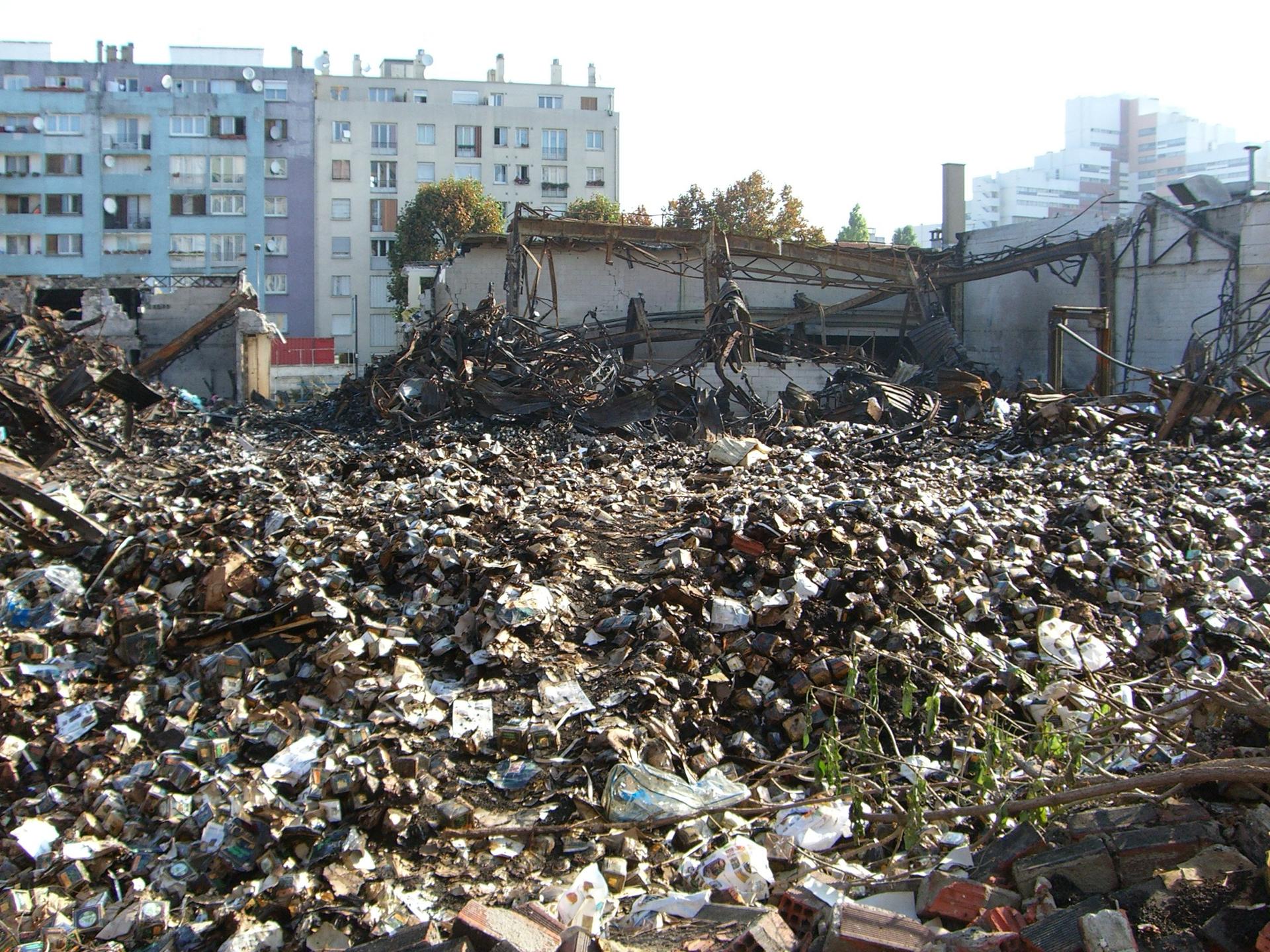 Incendie industriel — Aubervilliers (août 2005)