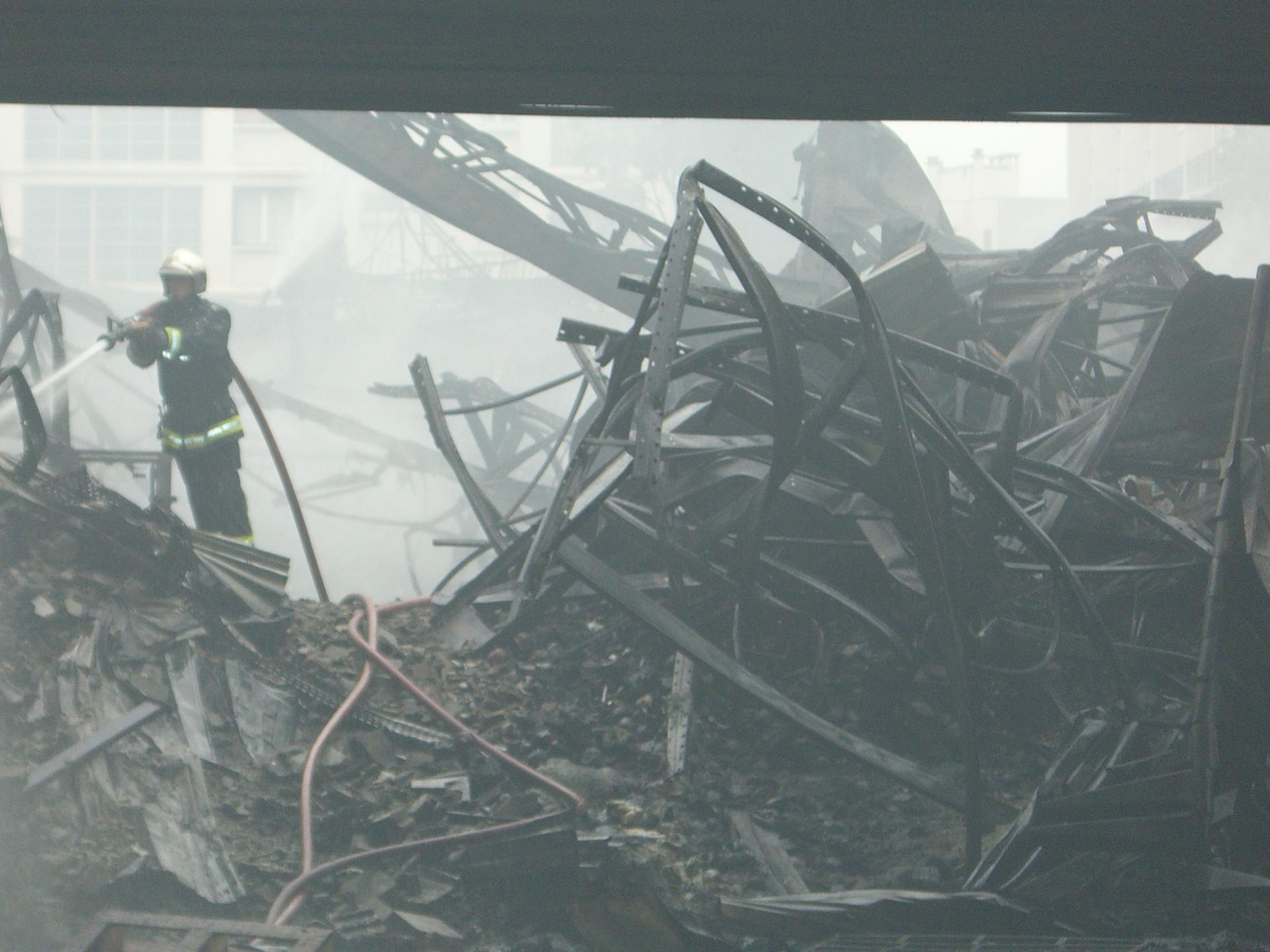 Incendie industriel — Aubervilliers (juillet 2005)